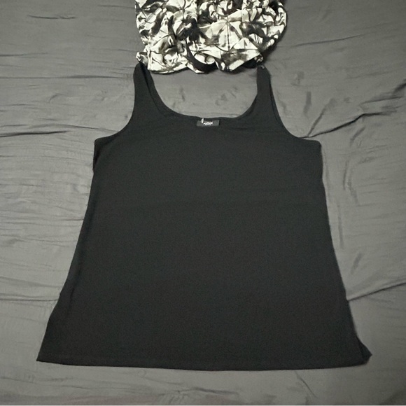 NWOT Alfani Women’s Black and White Abstract Sleeveless Blouse Top Boho Sz 0X - Picture 6 of 12